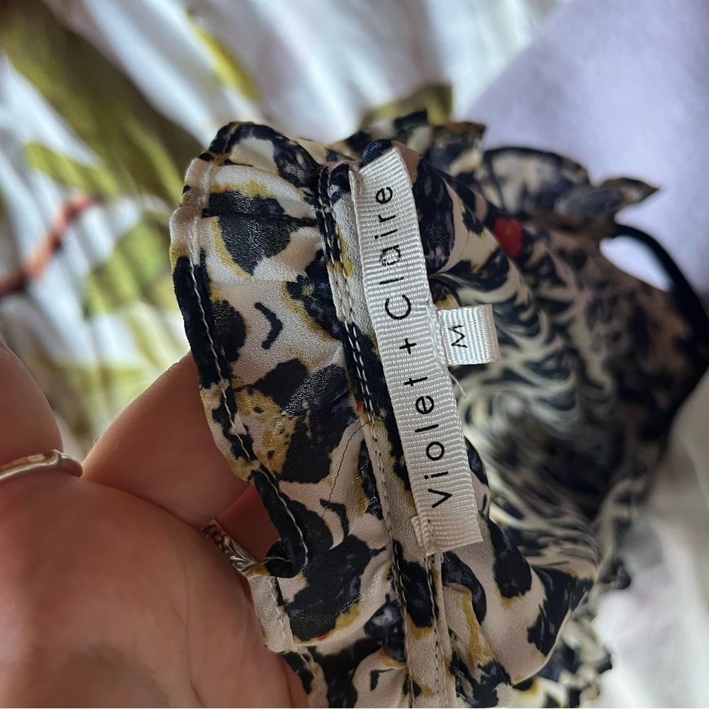 Patterned Blouse - Picture 6 of 7
